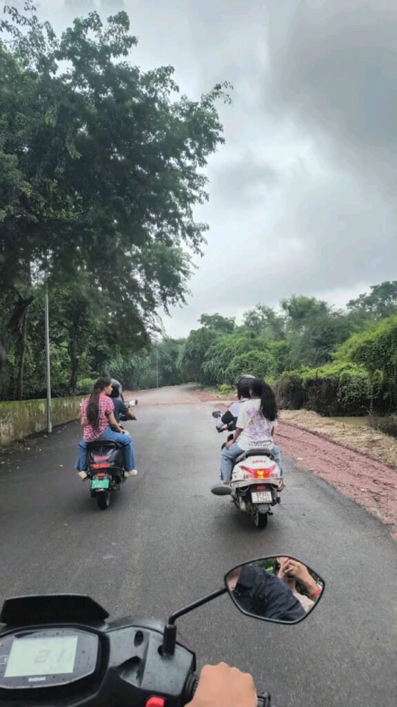Scooty on rent in Rishikesh with Honda Activa for city rides