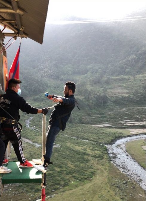 Bungee jumping in Rishikesh – best prices with certified jump masters and safety gear