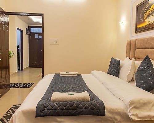 Airbnb in Rishikesh with cozy cottage and private balcony