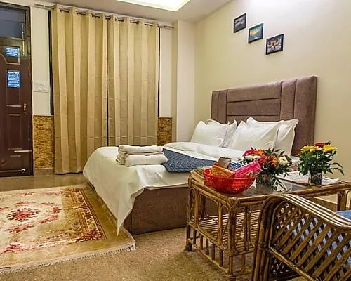 Luxury hotels in Rishikesh with Ganga view and swimming pool